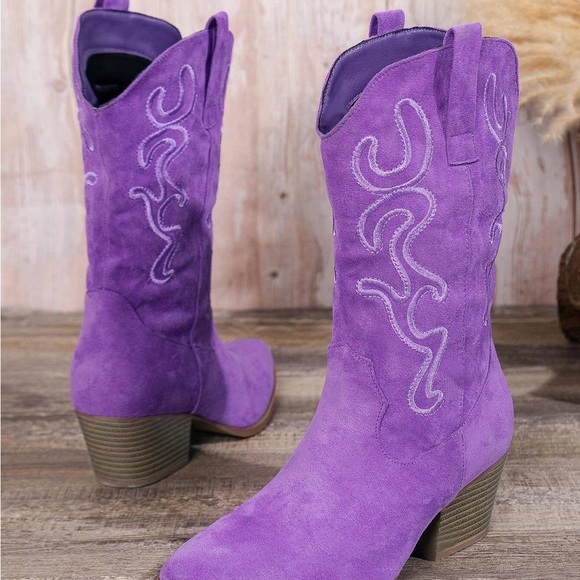 Western Embroidered Cowboy Fashion Boots - Picture 6 of 8
